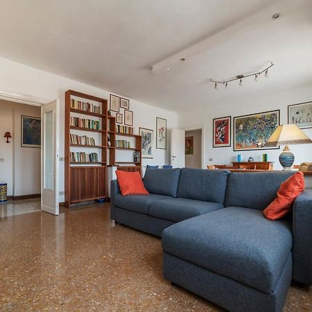 Roomy And Bright Apartment With Terrace Рим Экстерьер фото