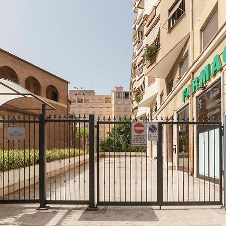 Roomy And Bright Apartment With Terrace Рим Экстерьер фото