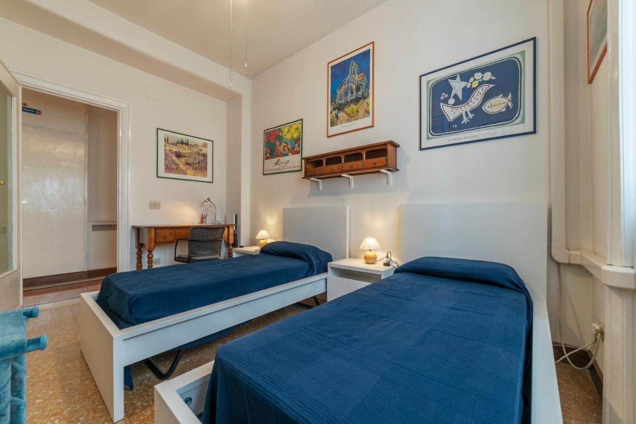 Roomy And Bright Apartment With Terrace Рим Экстерьер фото
